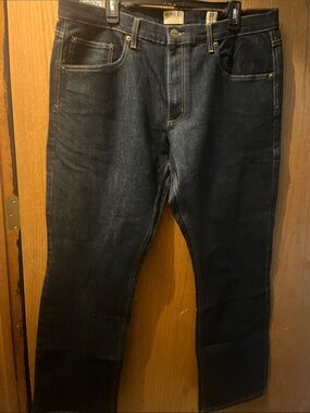 RedHead Men's Dark Blue Straight Jeans